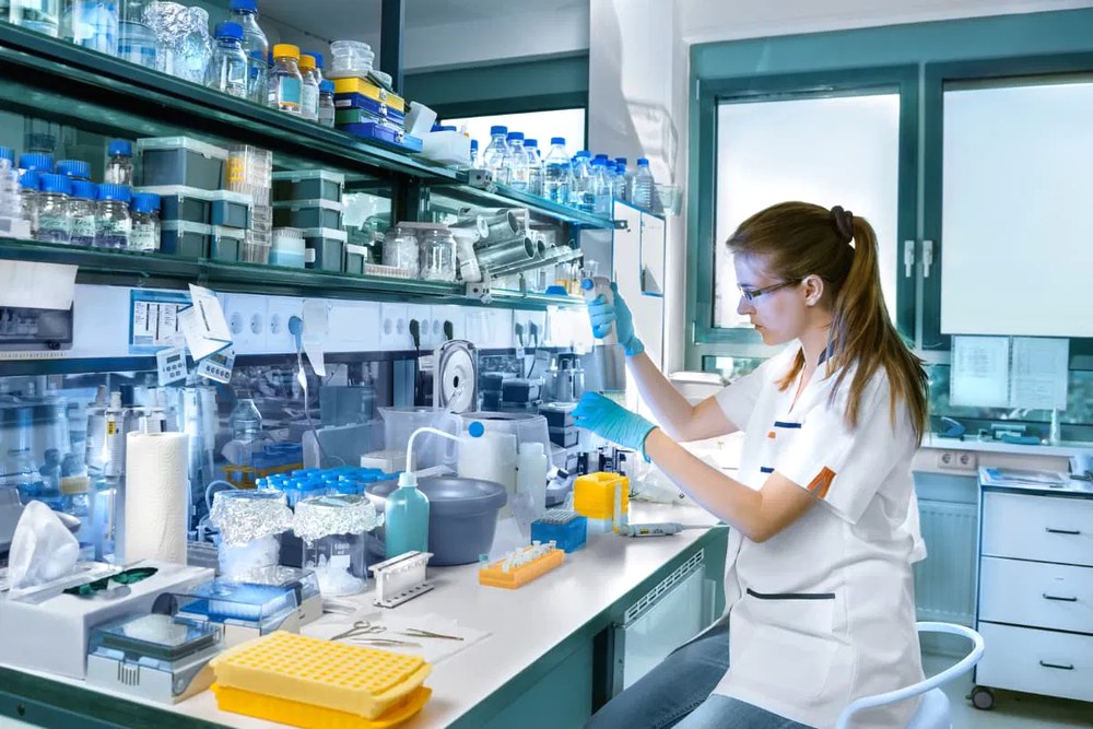 Лабораторные стулья для организации эффективного рабочего пространства