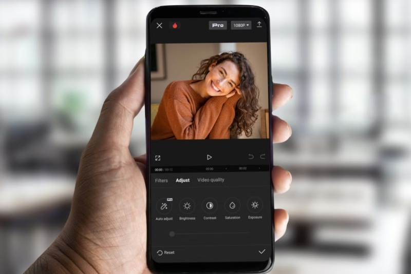 Як скачати CapCut на Android в Україні